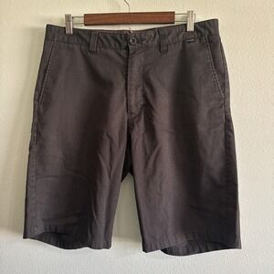 Travis Mathew Performance Golf Shorts Black pinstripe Mens Size 34 inseam 11"